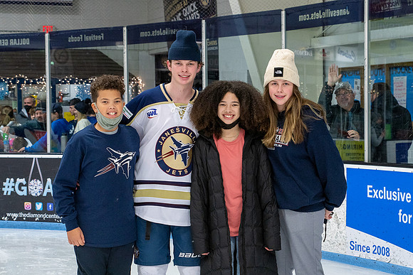 Skate with Jets 11-27-21-13