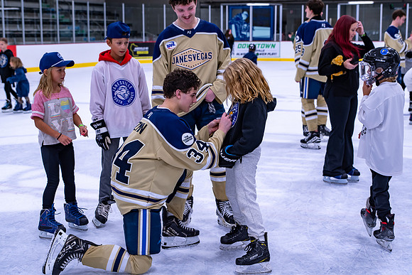 Skate with Jets 2025-10-18-16