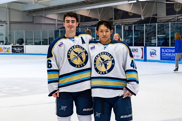2023-11-24 Skate with Jets-4