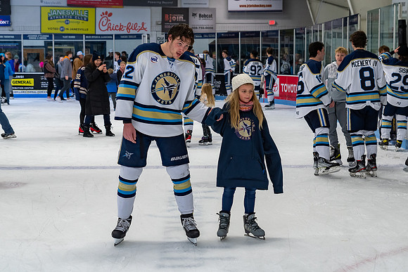 2023-11-24 Skate with Jets-2