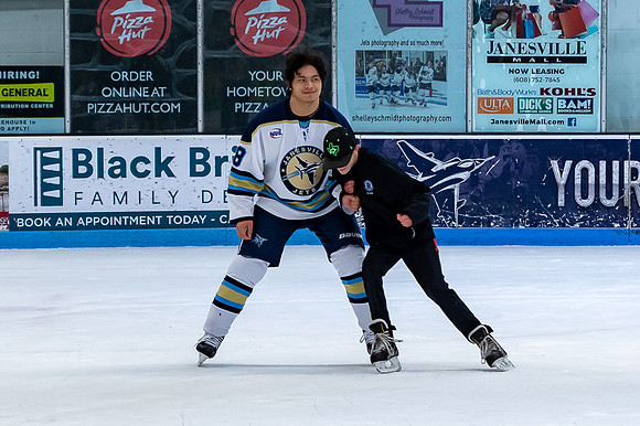 2023-11-24 Skate with Jets-13