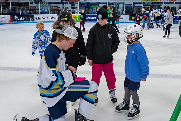 2024-01-05 Skate with Jets-4